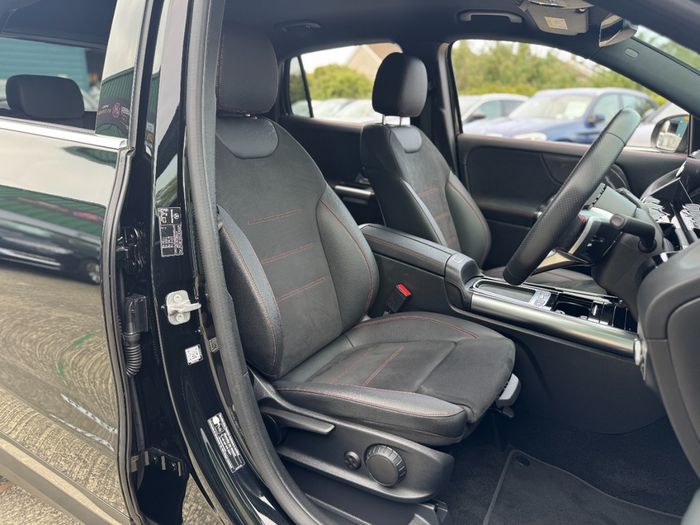 Mercedes-Benz GLA Class 2025
