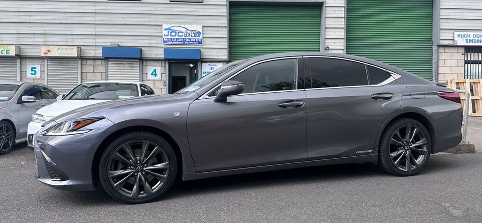 Lexus ES 2019