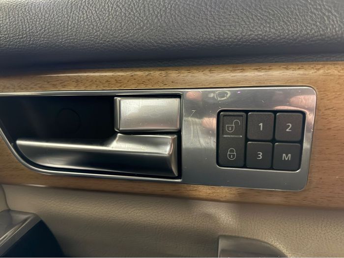 Land Rover Discovery 2014