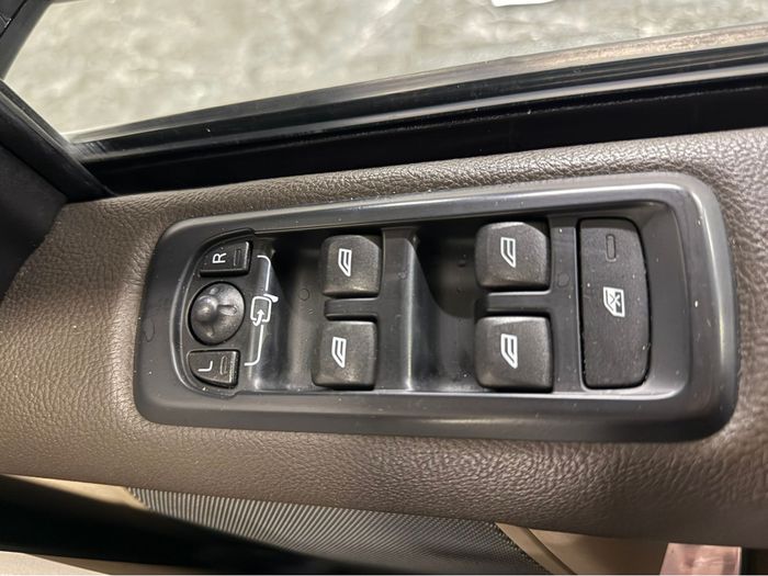 Land Rover Discovery 2014