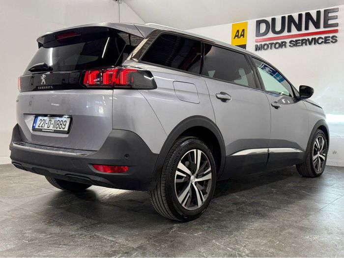 Peugeot 5008 2022