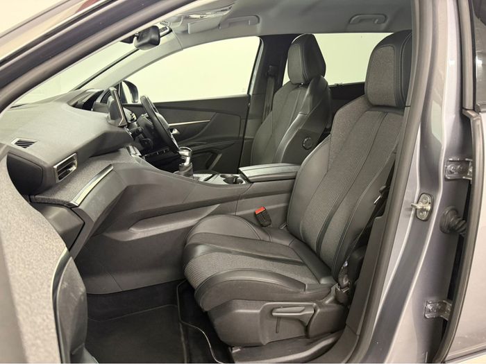 Peugeot 5008 2022