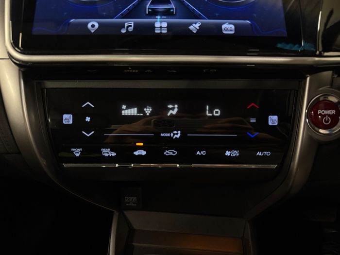 Honda Grace 2015