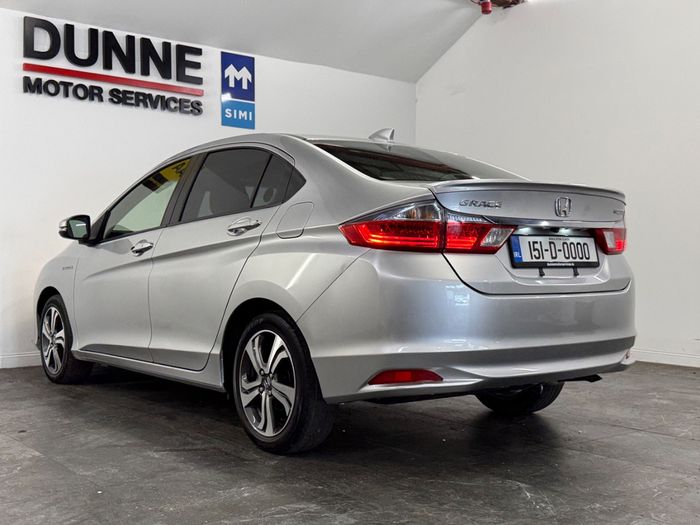 Honda Grace 2015