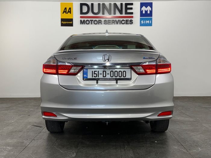 Honda Grace 2015