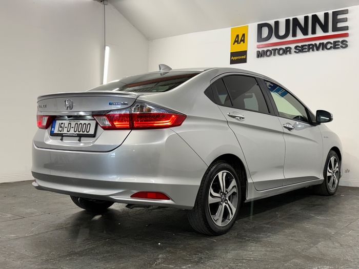 Honda Grace 2015