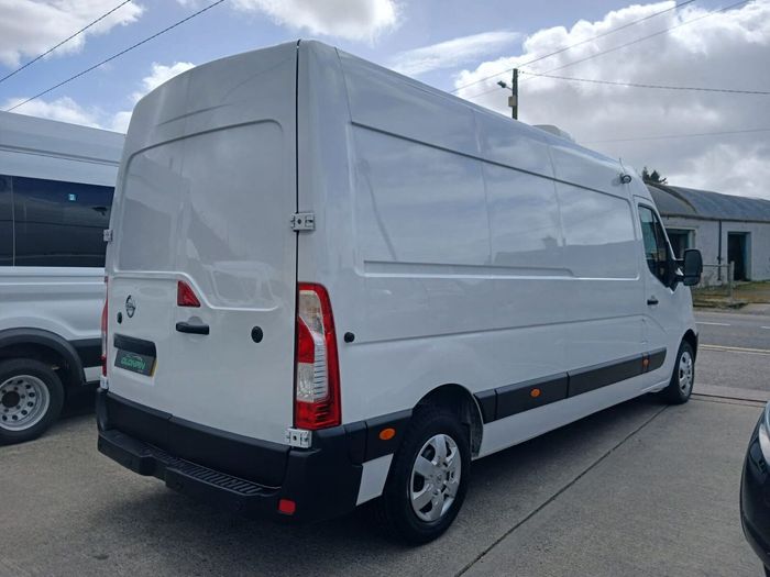 Nissan Interstar 2022