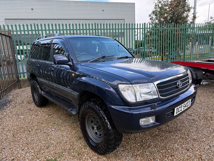 Toyota Landcruiser 2000