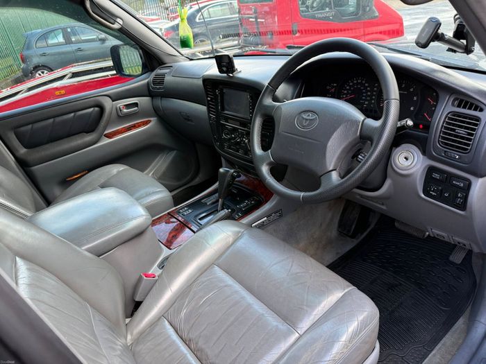 Toyota Landcruiser 2000