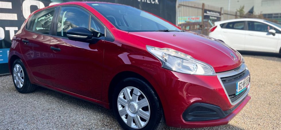 Peugeot 208 2016