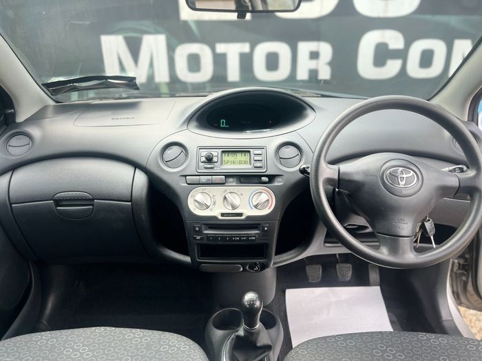 Toyota Yaris 2005