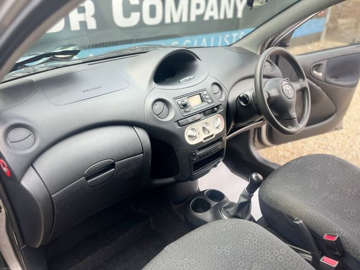 Toyota Yaris 2005