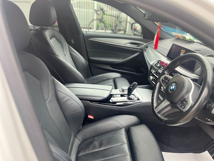 BMW 5 Series 2019