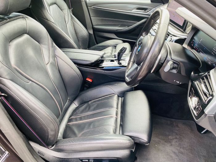 BMW 5 Series 2023