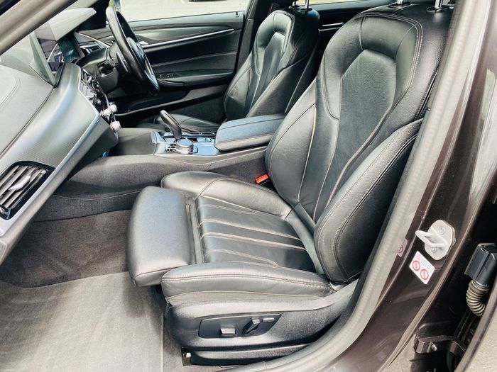 BMW 5 Series 2023
