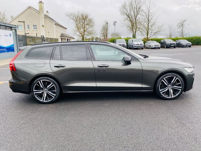 Volvo V60 2022
