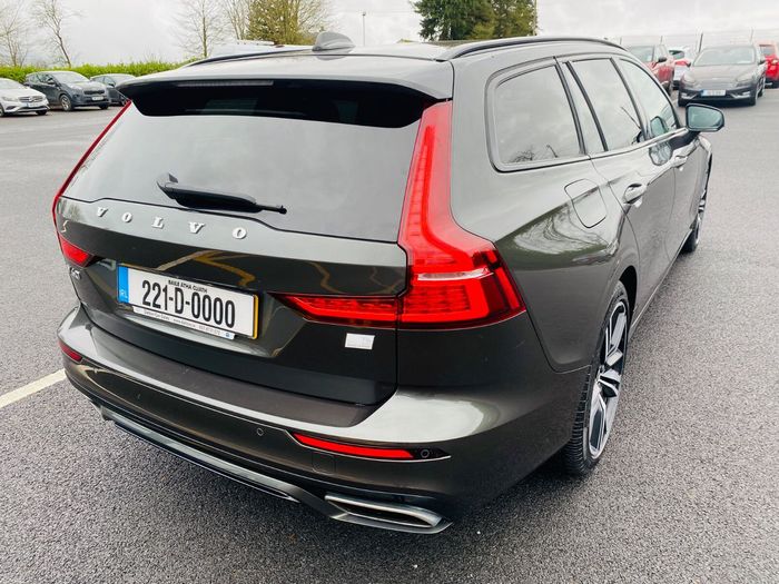 Volvo V60 2022