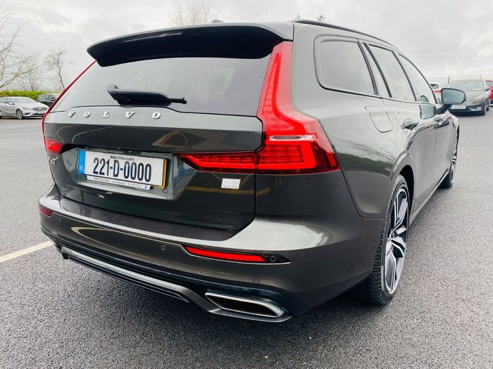 Volvo V60 2022