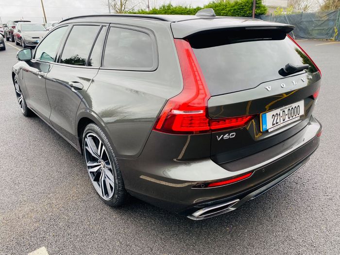 Volvo V60 2022
