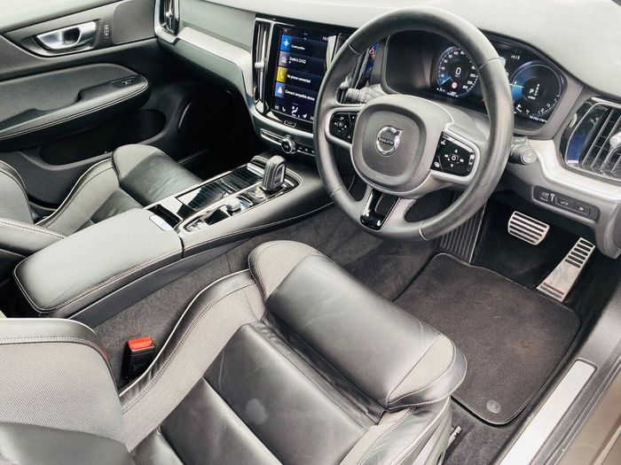 Volvo V60 2022
