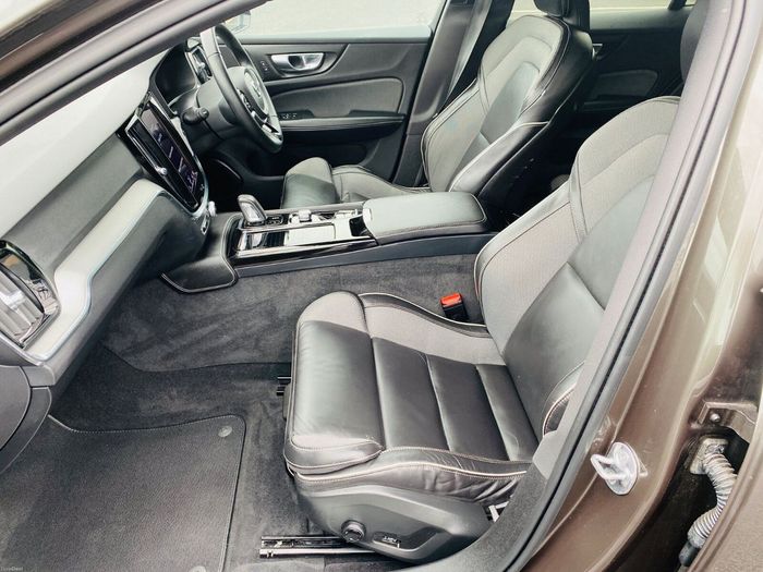 Volvo V60 2022