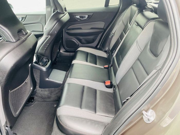 Volvo V60 2022