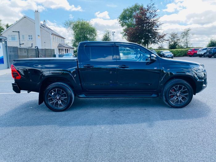 Toyota HiLux 2023