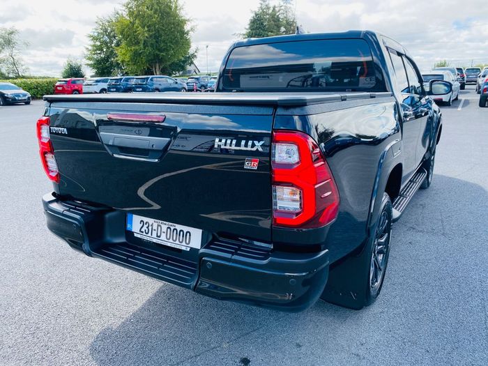 Toyota HiLux 2023