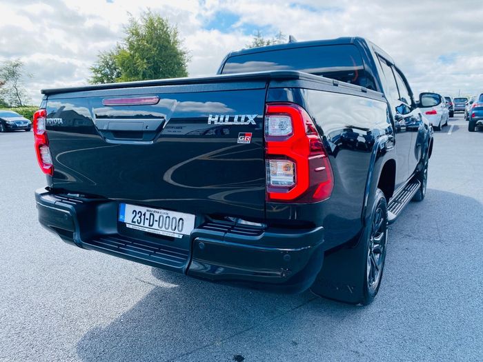 Toyota HiLux 2023