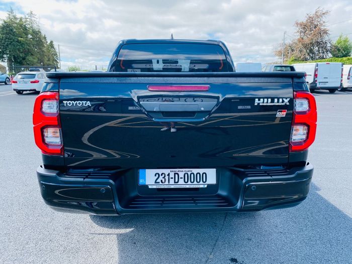 Toyota HiLux 2023