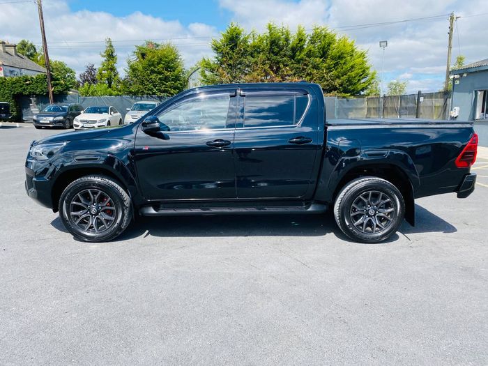 Toyota HiLux 2023