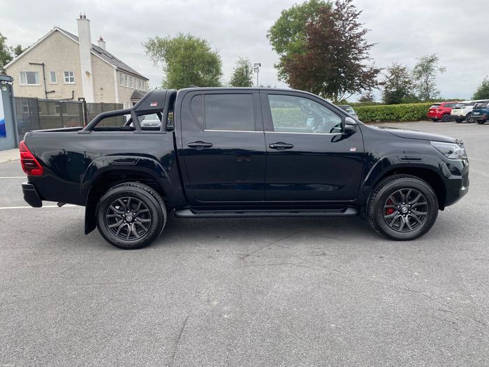 Toyota HiLux 2023