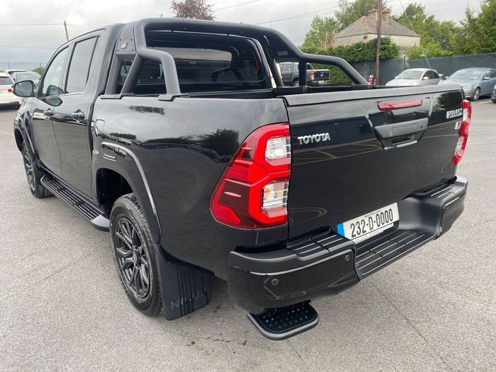 Toyota HiLux 2023