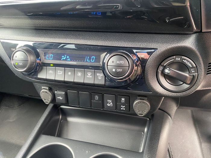 Toyota HiLux 2023