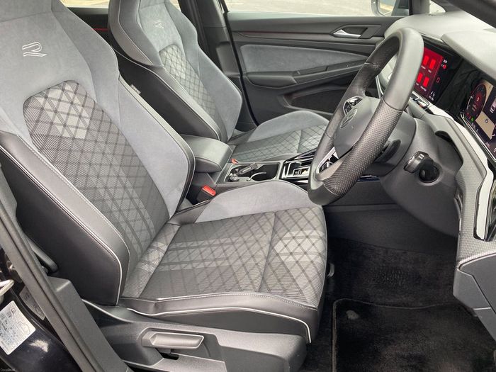 Volkswagen Golf 2024