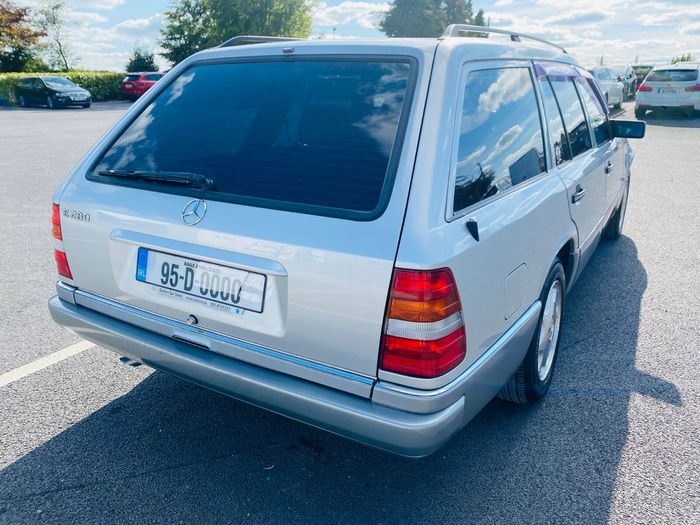 Mercedes-Benz E-Class 1995