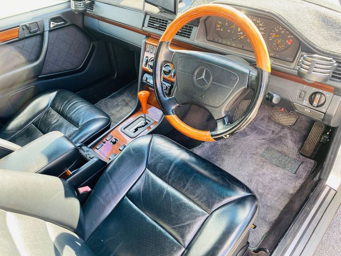 Mercedes-Benz E-Class 1995