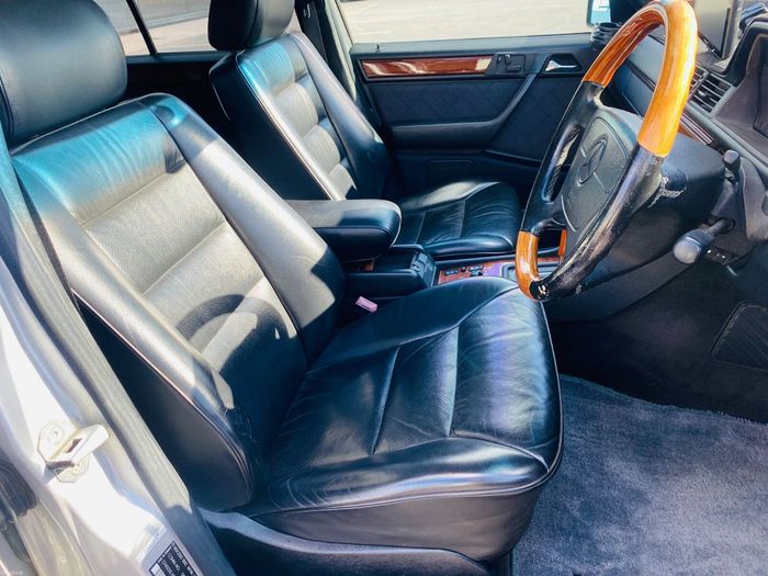 Mercedes-Benz E-Class 1995