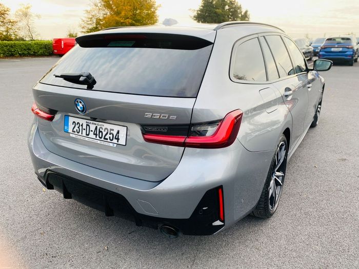 BMW 3 Series 2023