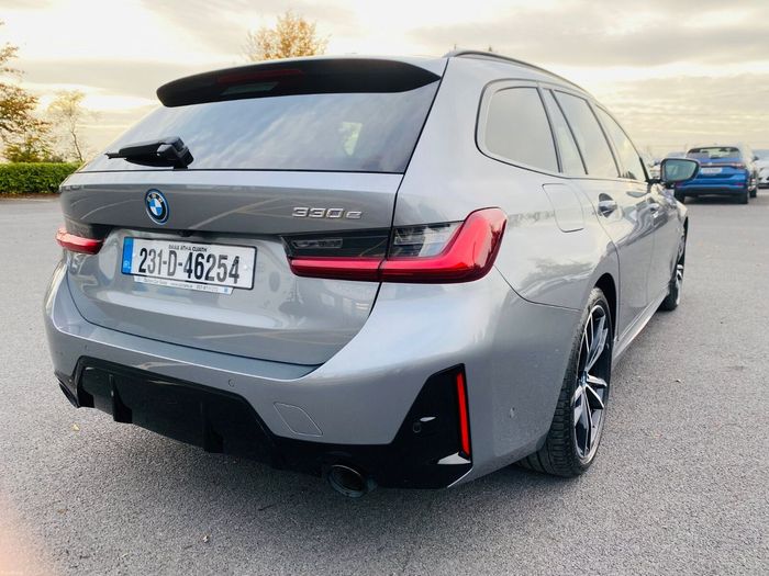 BMW 3 Series 2023