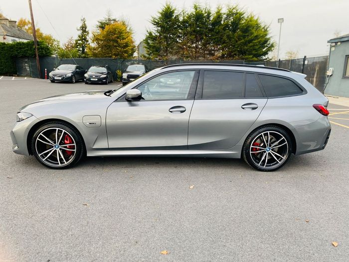 BMW 3 Series 2023