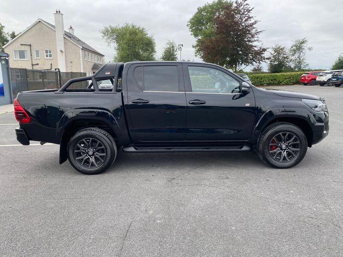 Toyota HiLux 2023