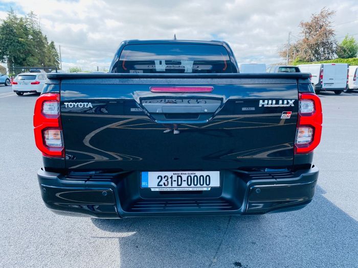 Toyota HiLux 2023