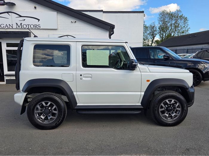 Suzuki Jimny 2023