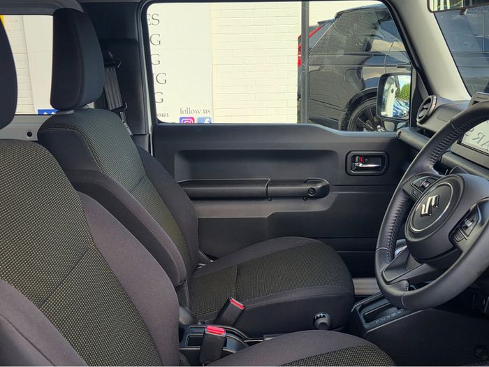 Suzuki Jimny 2023