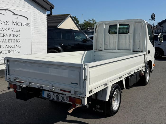 Toyota Dyna 2015