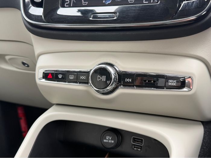 Volvo XC40 2021