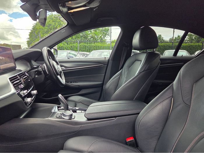 BMW 5 Series 2021