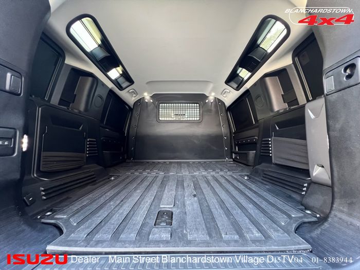 Land Rover Defender 2021