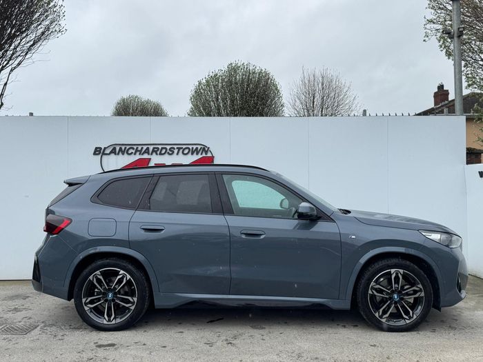 BMW iX1 2023
